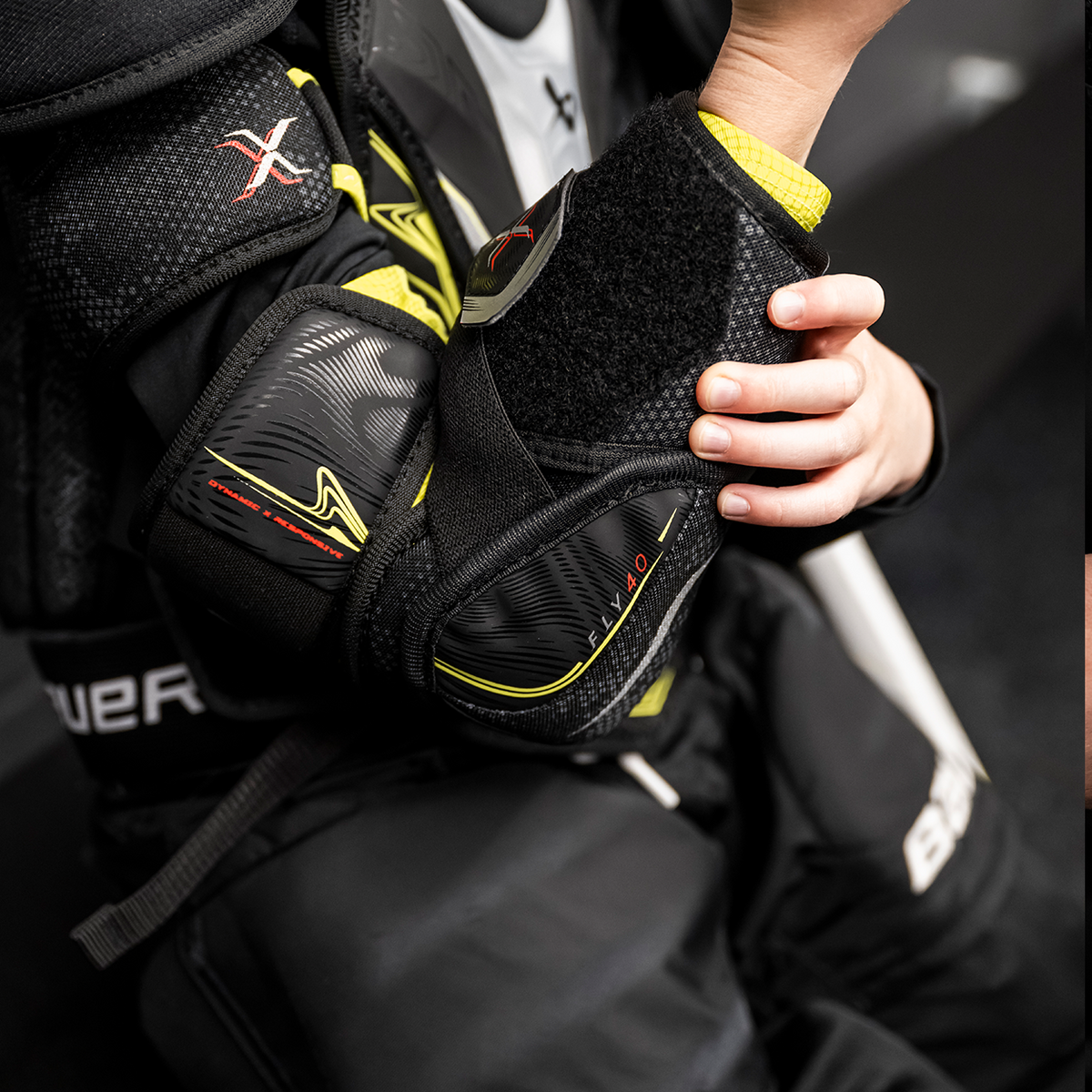 BAUER VAPOR FLY40 ELBOW PAD JUNIOR