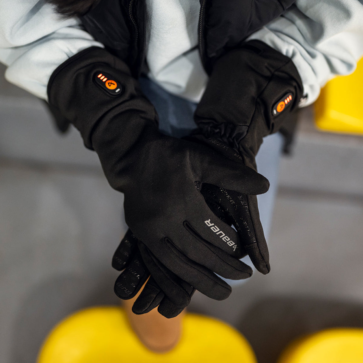BAUER REDLINE HEATED GLOVES SENIOR